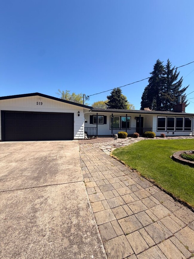 Building Photo - 4-Bedroom 4-Bathroom home with attached Studio apartment