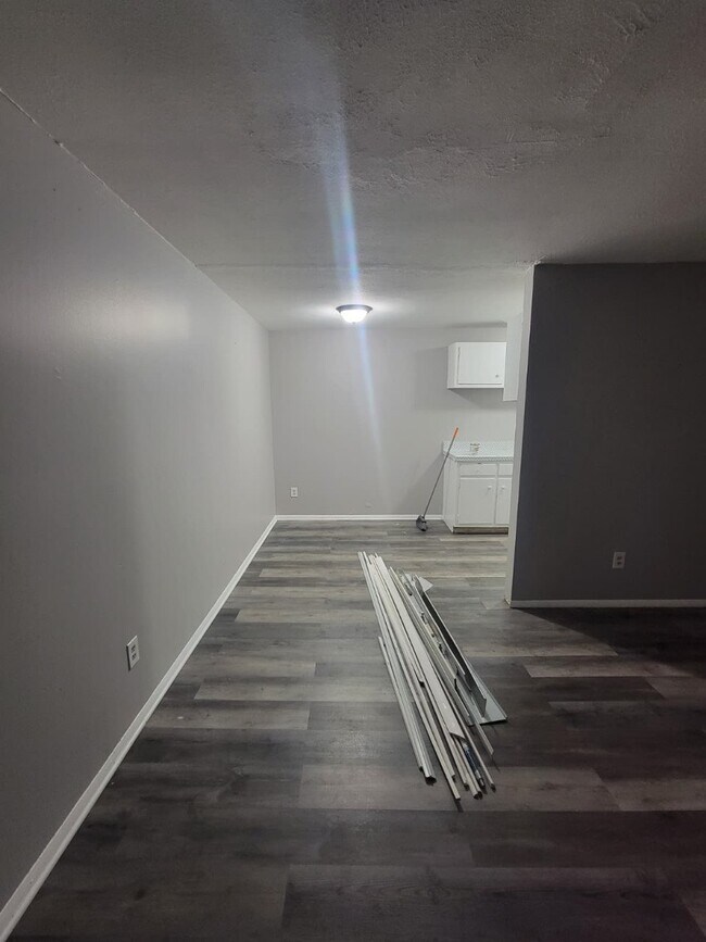 Building Photo - 14835 Euclid Ave