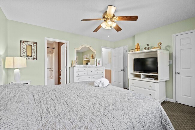 Building Photo - All Inclusive Seasonal Rental Available Oc...