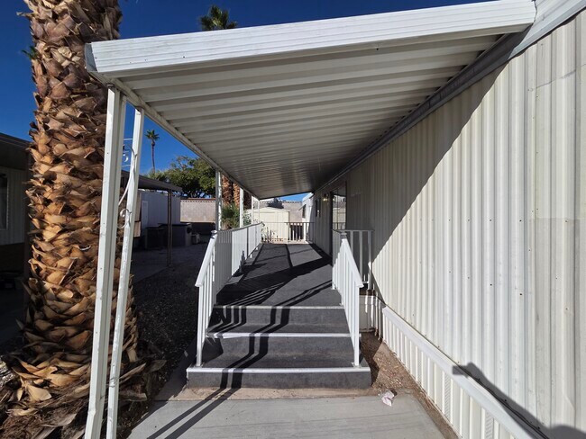 Building Photo - 3601 E Wyoming Ave