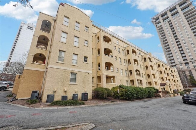 Building Photo - 2855 Peachtree Rd NE