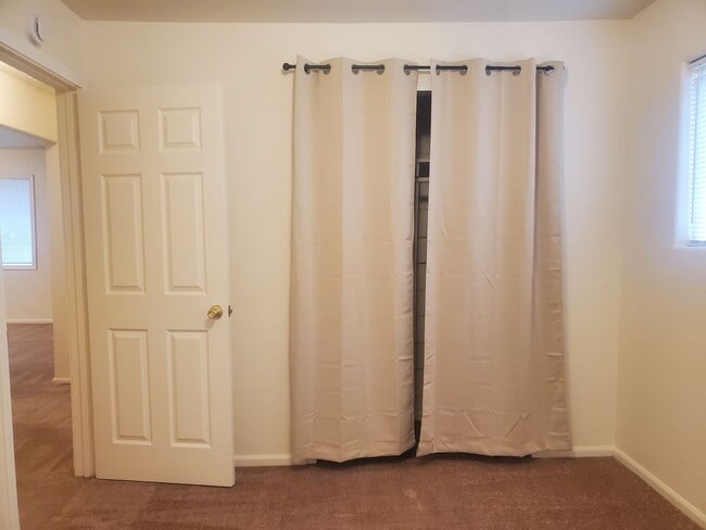 Building Photo - 2 bdrm, 1 bath house $1895 rent,