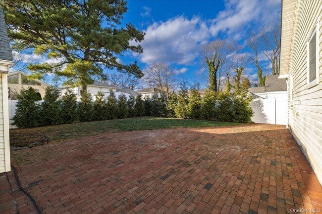 Building Photo - 2280 Brookside Ave