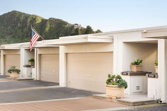 Building Photo - 21751 Ocean Vista Dr