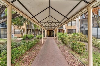 Building Photo - 3800 N Hills Dr