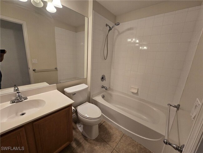 Building Photo - 2049 Fairmont Ln