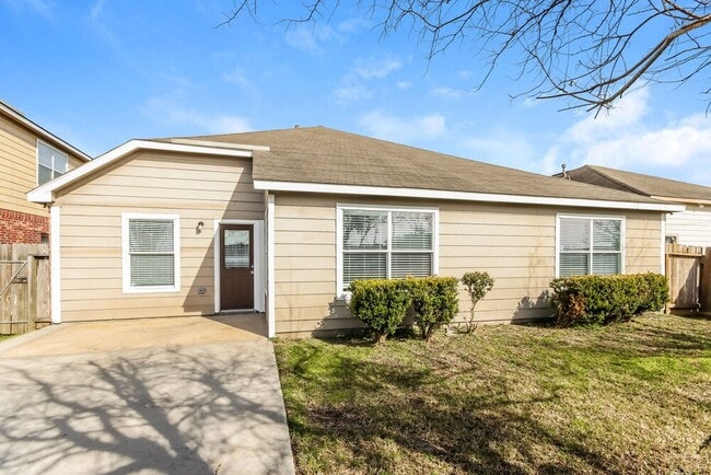 Building Photo - 214 Kestrel Ln