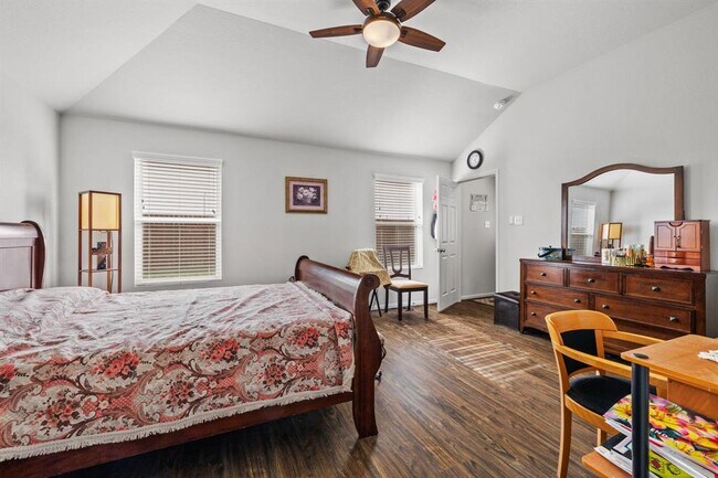 Building Photo - 15111 Longleaf Frst Dr