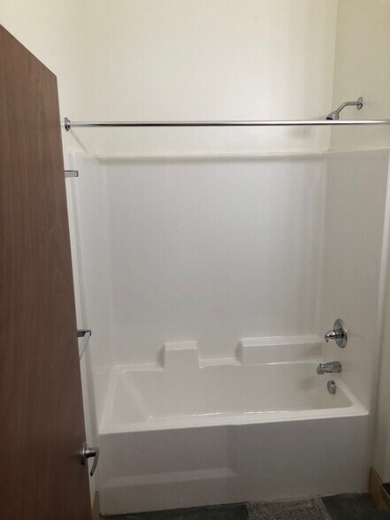 Building Photo - 330 S Cherry St