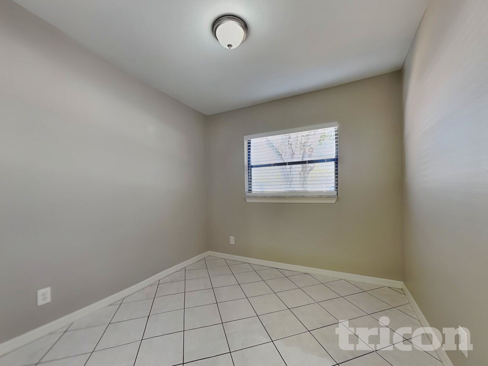 Building Photo - 5110 Cresthill Dr