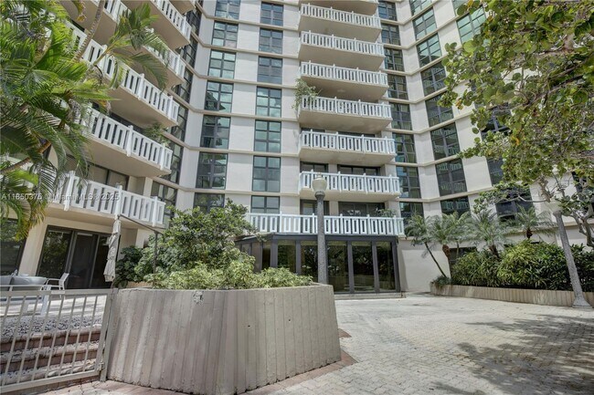 Building Photo - 1111 Crandon Blvd