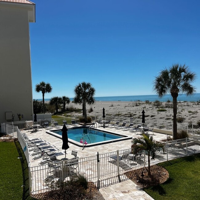 Building Photo - 2BD/2BA on the Gulf of Mexico!