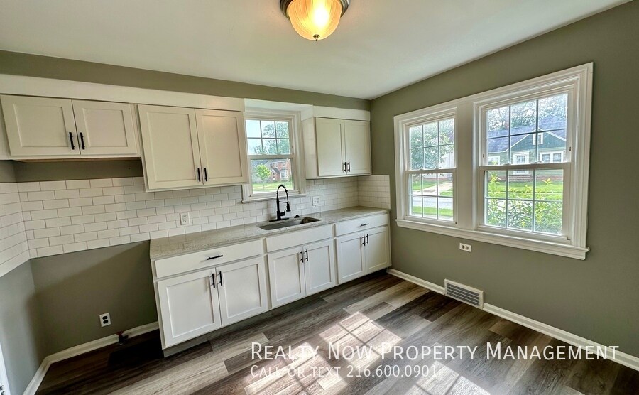 Building Photo - 1247 Argonne Rd