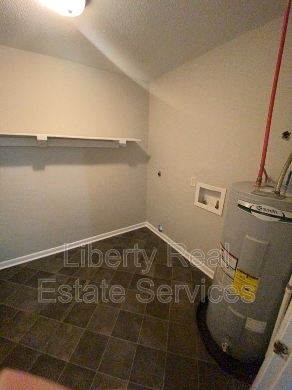 Building Photo - 228 Pointe S Dr