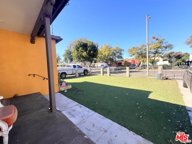 Building Photo - 2652 S Bedford St