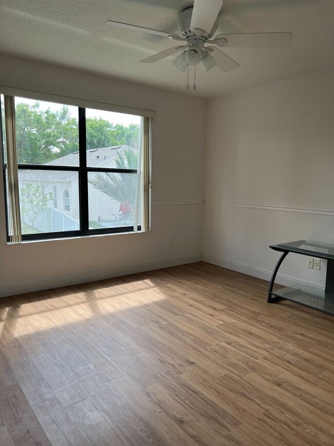 Building Photo - Dr Phillips area 3 bedroom 2.5  Bath Home With Bonus room