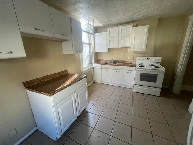 Building Photo - 1-Bedroom Newport, KY