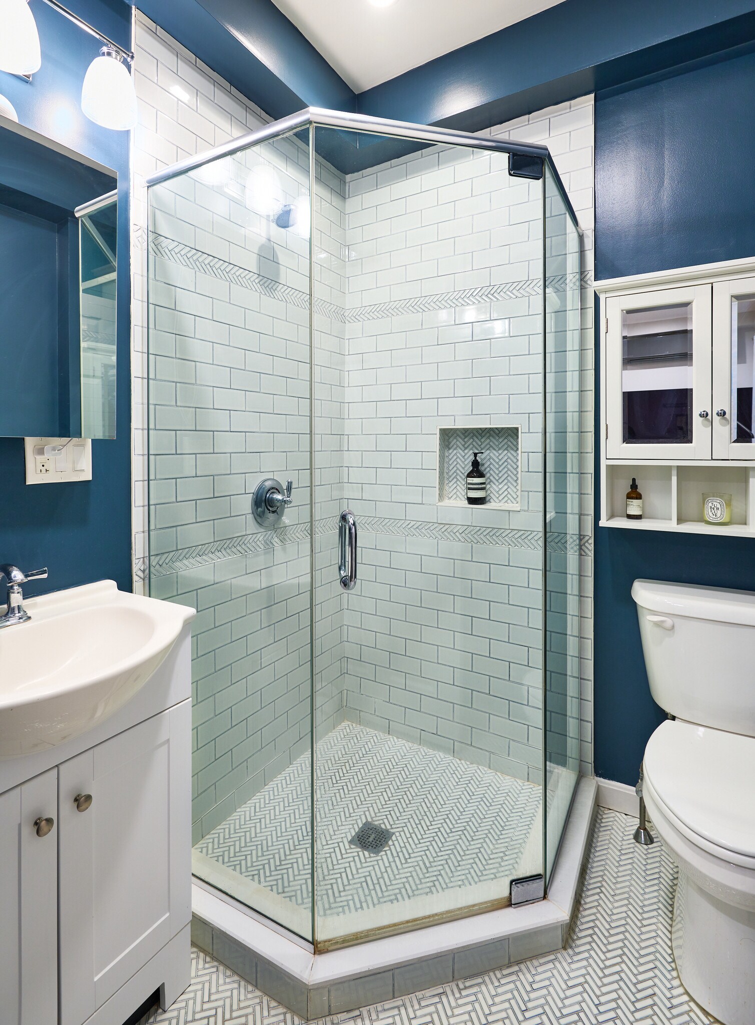 Bathroom 1 - 638 Washington St