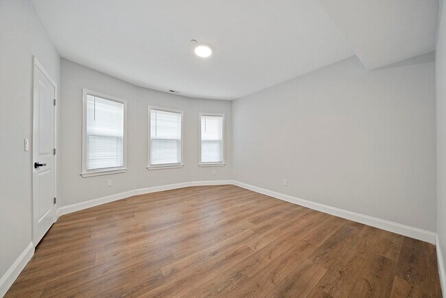 Building Photo - 22 Madison Ave