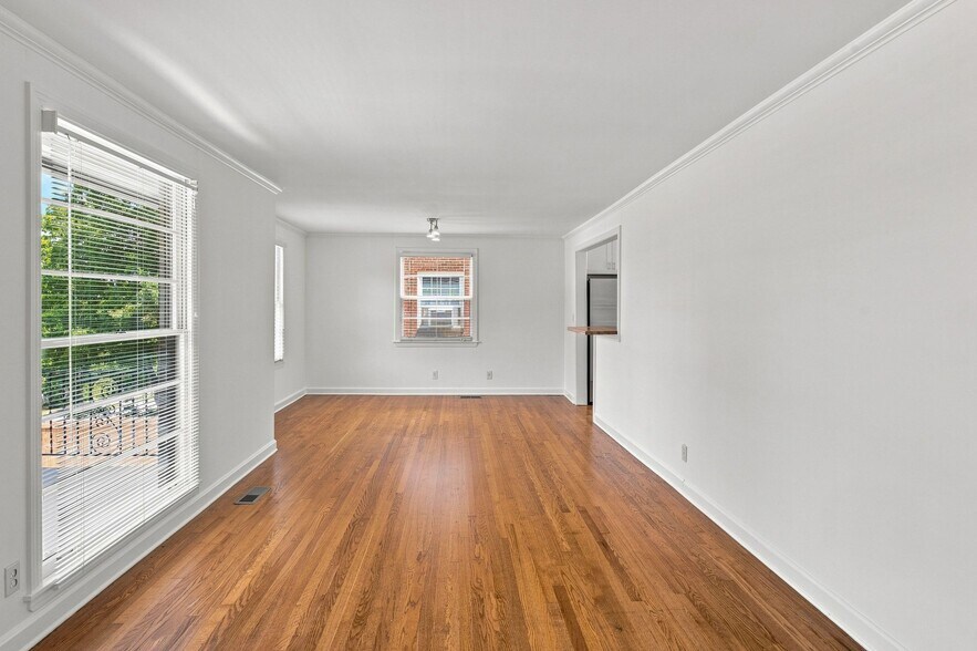 Building Photo - 5713 Vine Ridge Dr