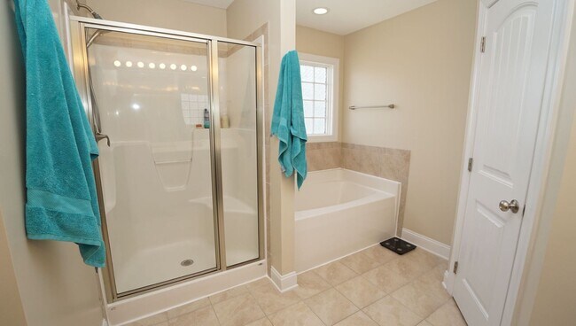 Building Photo - Onslow Bay Beautiful 4 Bedroom Home