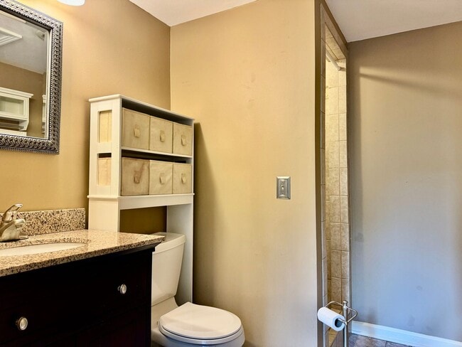Building Photo - Nice 4BR Home in Perfect Location