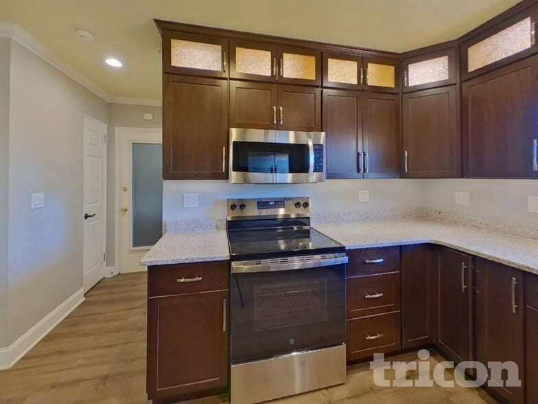 Building Photo - 10326 Hetrick Cir E