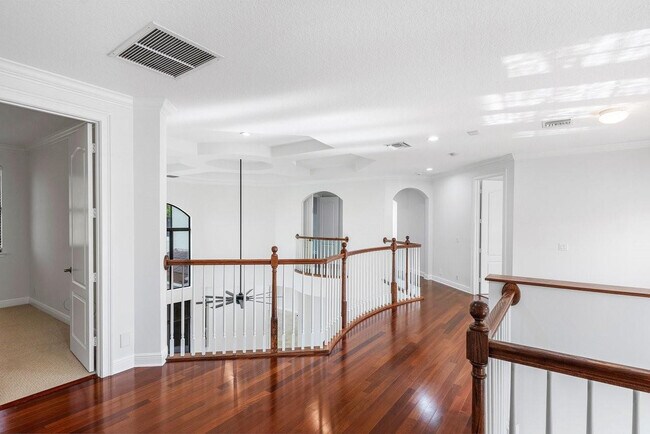 Building Photo - 8971 Stone Pier Dr