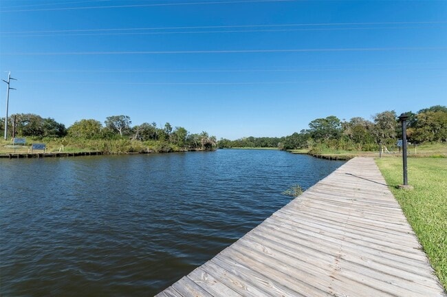 Building Photo - 2137 Casa Rio Cir