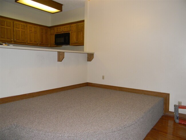 Building Photo - 2315 The Strand