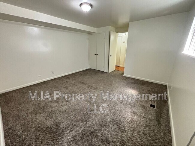 Building Photo - 1741 Holladay Blvd E