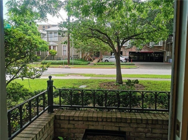 Building Photo - 2216 San Gabriel St