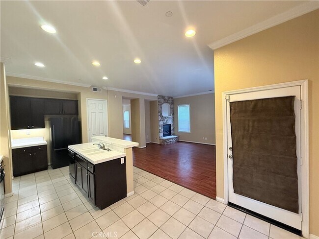 Building Photo - 4571 Vincent Way