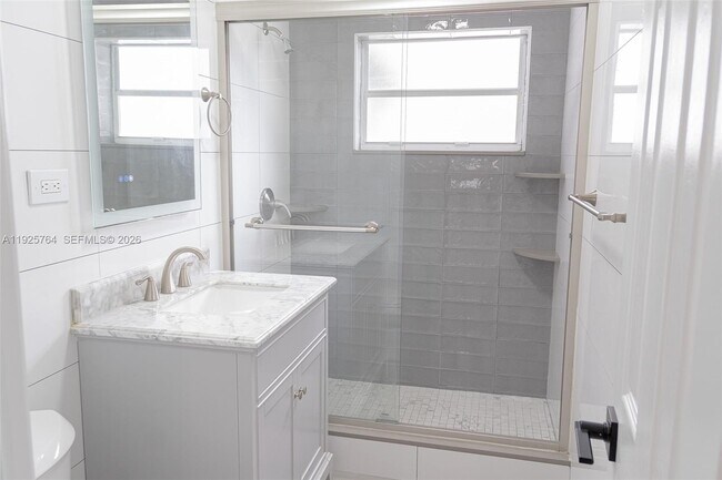 Building Photo - 5464 NE 3rd Ave