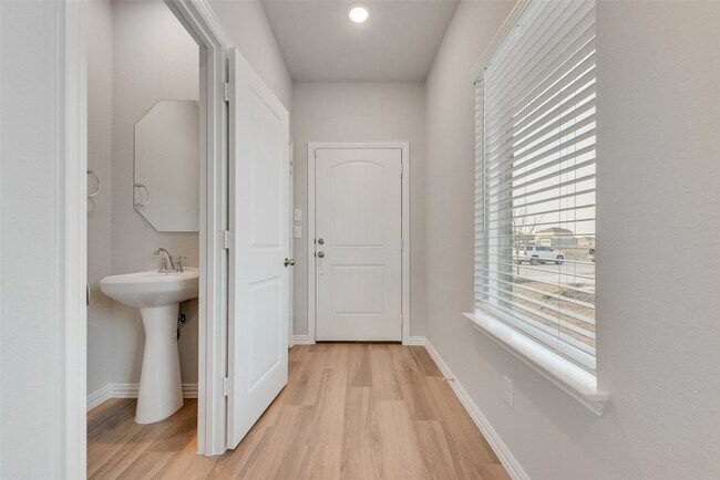 Building Photo - 225 Cranz Farm Dr