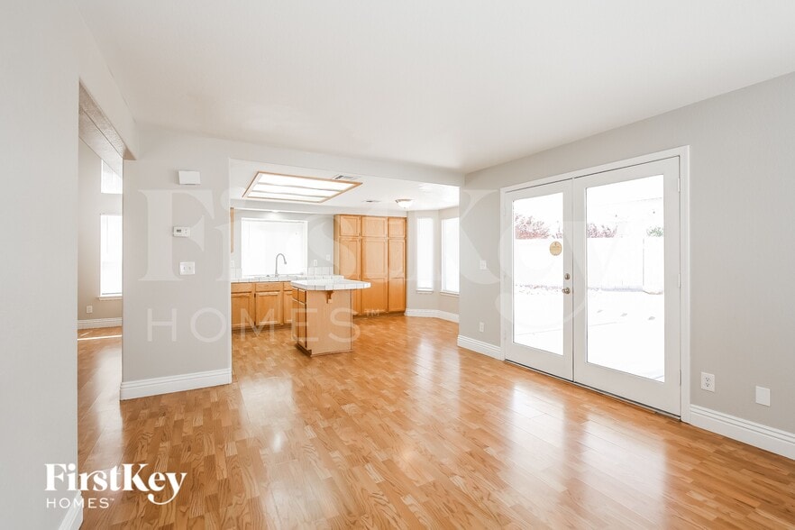 Building Photo - 9349 Magic Flower Ave