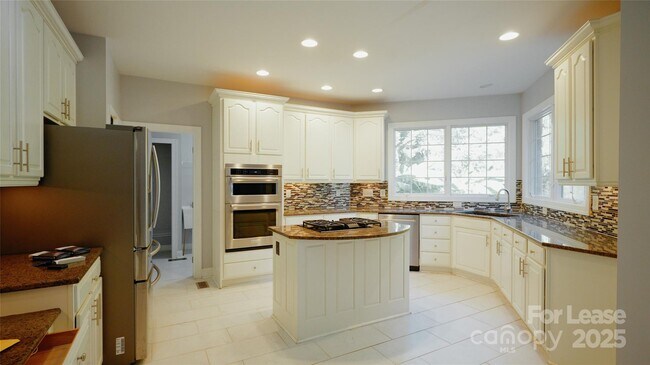 Building Photo - 12325 Summer Breeze Ct