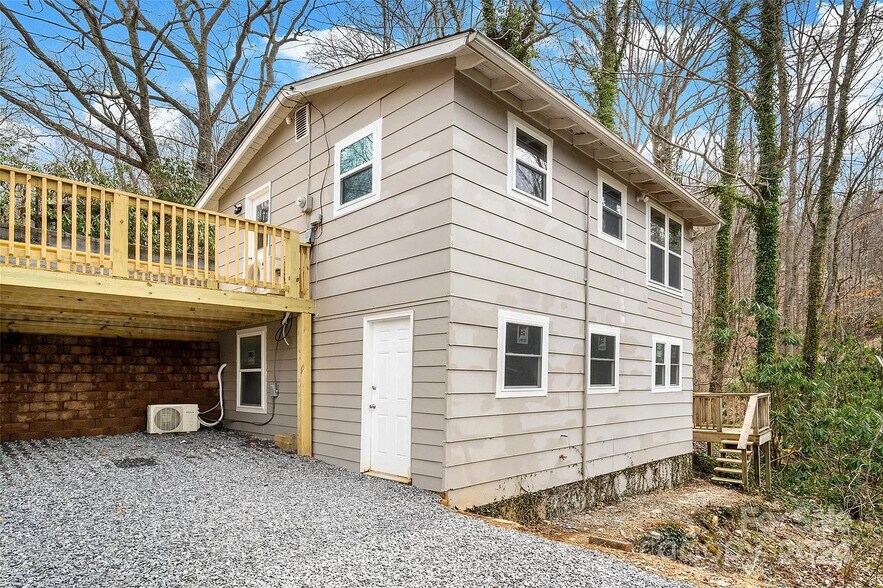 Building Photo - 228 Barrett Rd