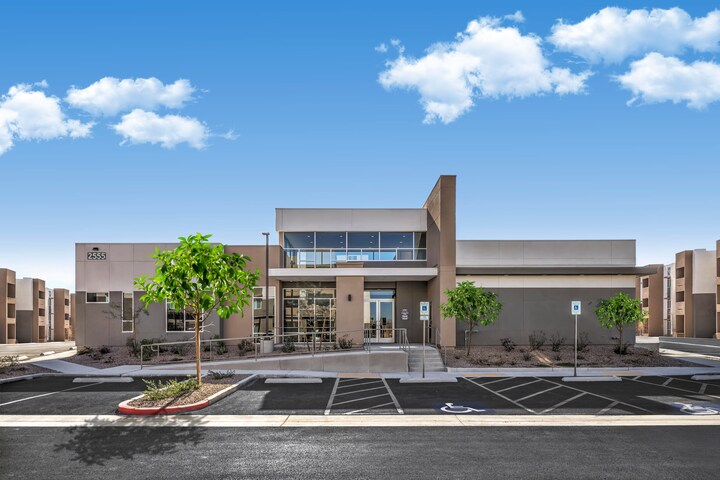 Building Photo - 2555 N Rancho Dr