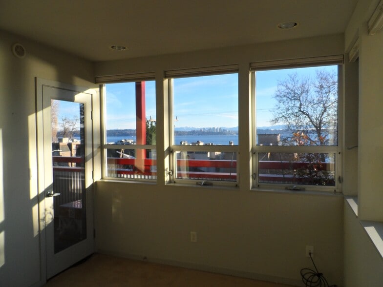 bedroom#2 east outlook - 335 Lakeside Ave S