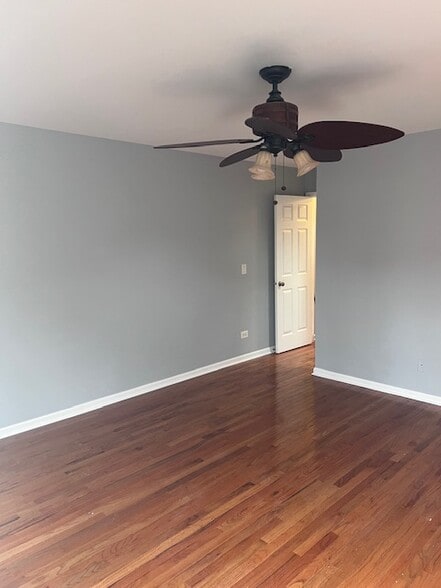 Building Photo - 7256 N Rogers Ave