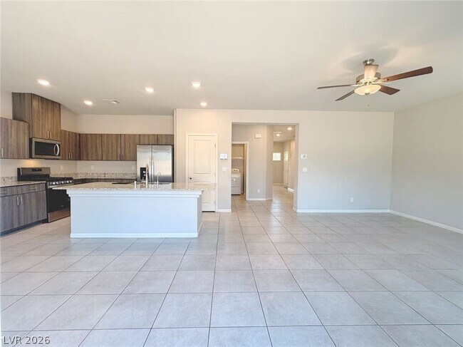 Building Photo - 7534 W Diablo Dr