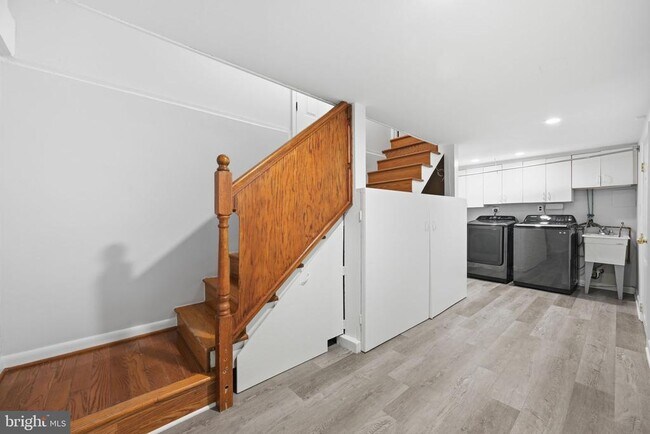 Building Photo - 3908 Braddock Rd