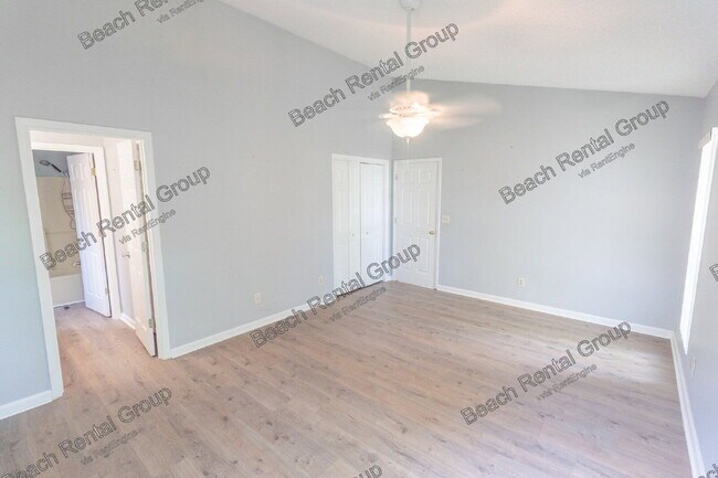 Building Photo - 6661 Wisteria Dr