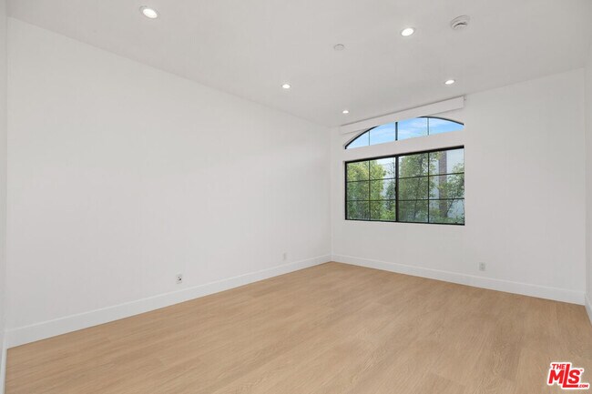 Building Photo - 200 N Swall Dr