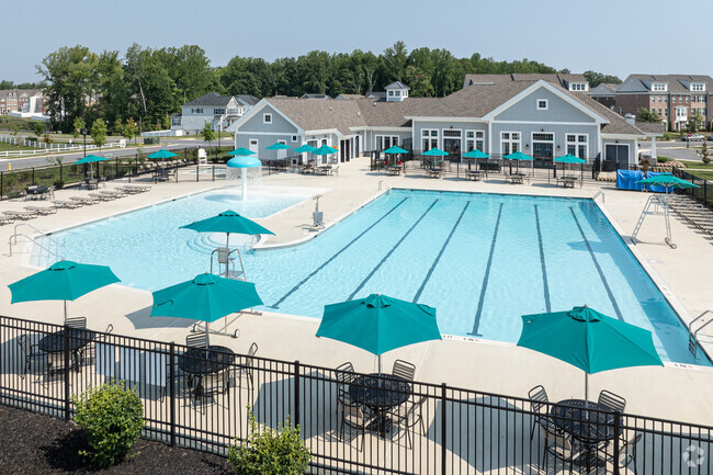 Community Pool - Highlands EVOLV Rental Townhomes