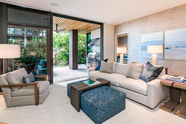 Building Photo - Park Lane Garden Suite