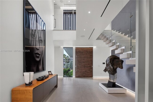 Building Photo - 501 Palm Dr