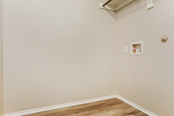 Building Photo - 1207 Savannah Ridge Dr