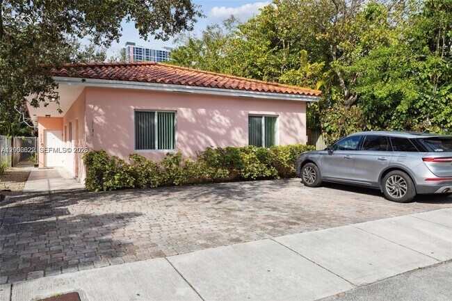 Building Photo - 3134 Hibiscus St